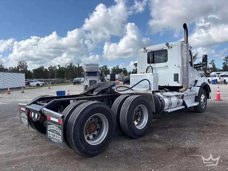 2019-kenworth-t880-image-3