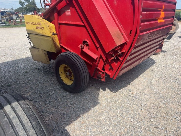 new-holland-850-image-5
