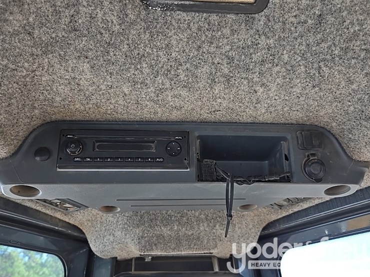 2018-deere-850k-image-53