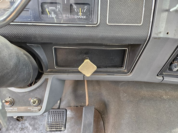 1992-ford-f700-image-51