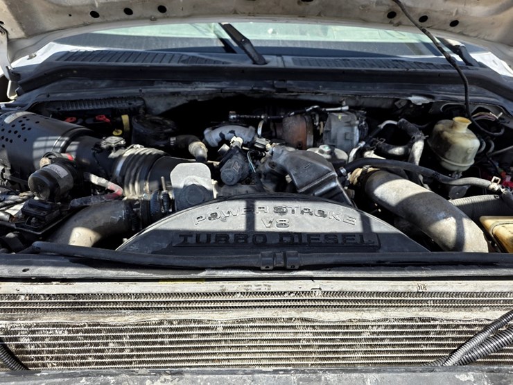 2010-ford-f550-image-13
