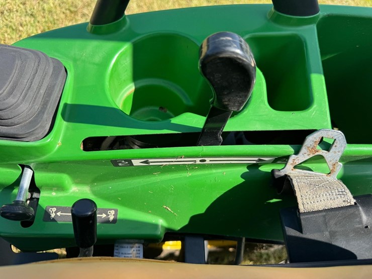 2014-john-deere-1023e-image-42