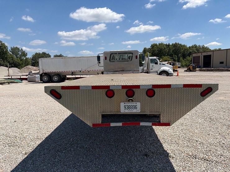 2018-international-durastar-4300-image-5