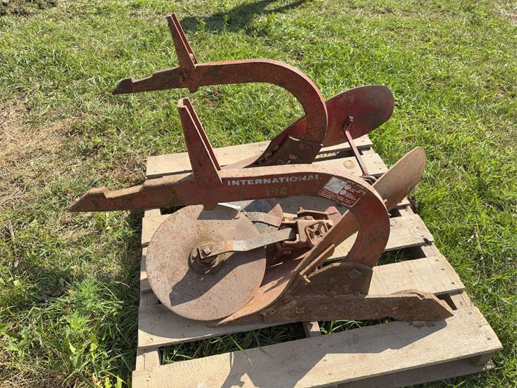 international-194-image-3