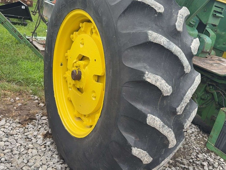 1976-john-deere-3020-image-4
