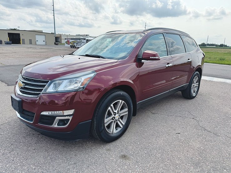 2016-chevrolet-traverse-image-1