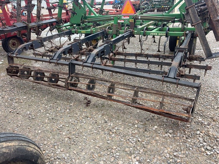 2025-john-deere-960-image-7