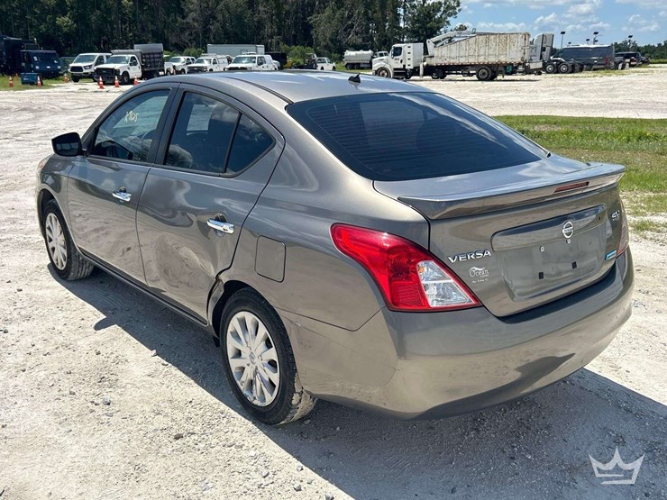 2016-nissan-versa-sedan-image-4