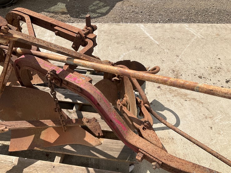 #5301-•-farmall-c/super-c-2-bottom-plow-image-5