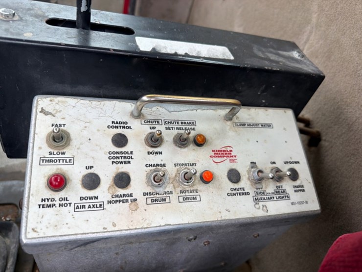 2006-sterling-lt9500-image-15