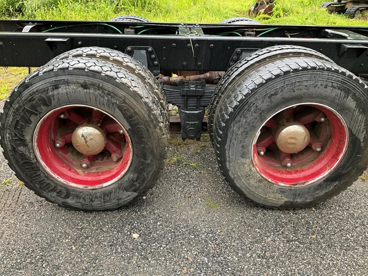 1989-ford-l8000-image-44
