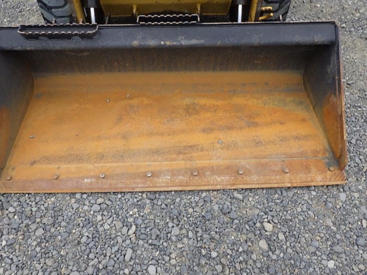 2014-caterpillar-226d3-image-8