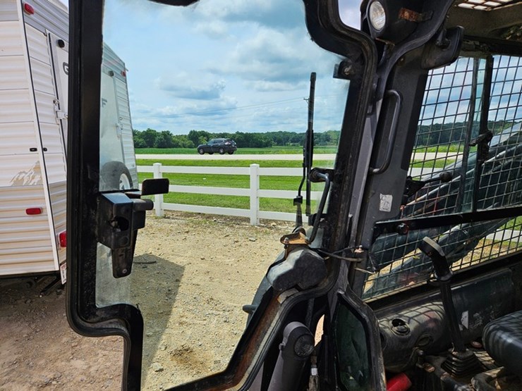 new-holland-c238-image-22