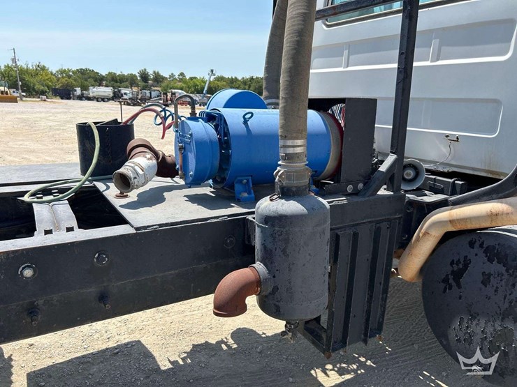 2001-mack-rd690s-image-29