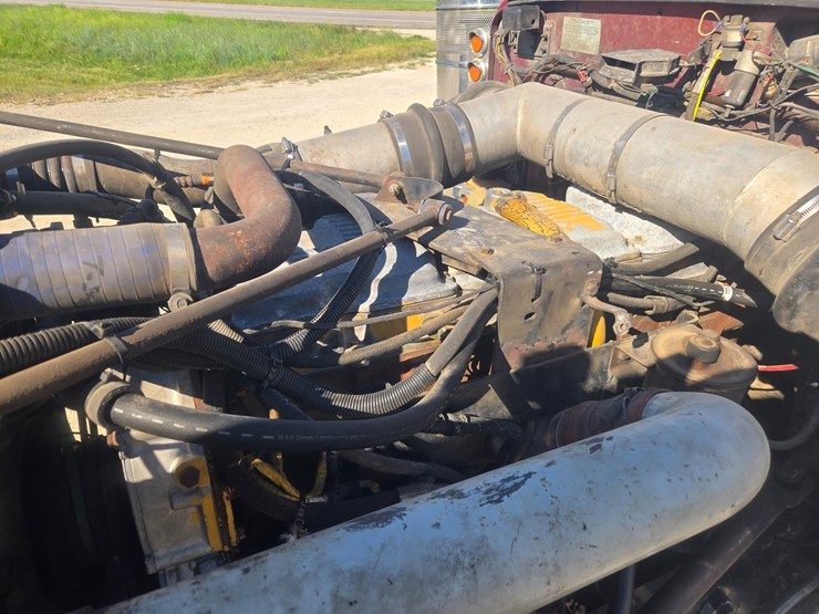 1995-peterbilt-379-image-28