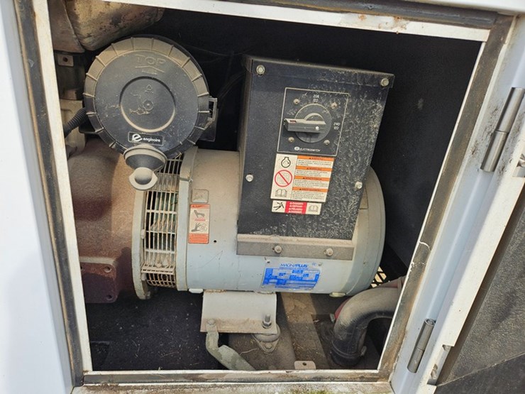 #70-•-magnum-towable-generator-image-12