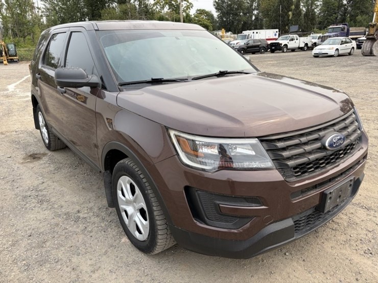 2017-ford-explorer-image-3