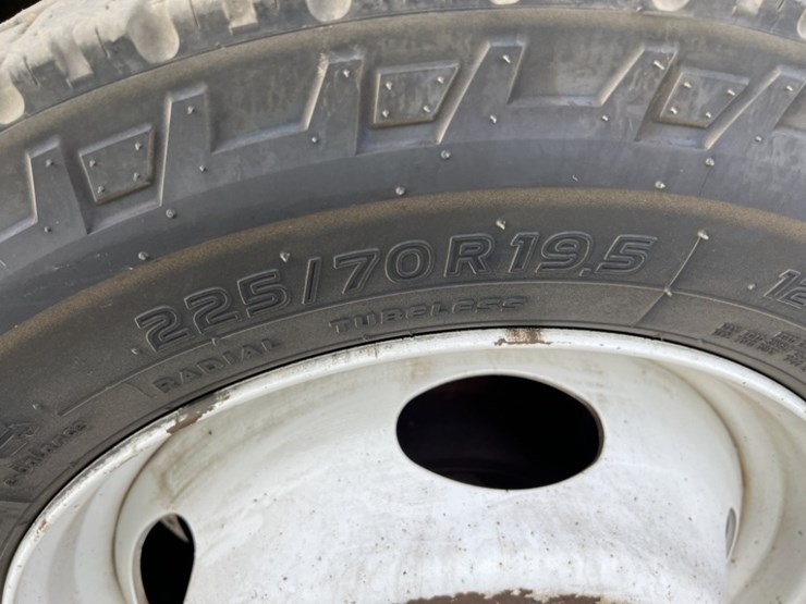 2017-ford-f550-image-12