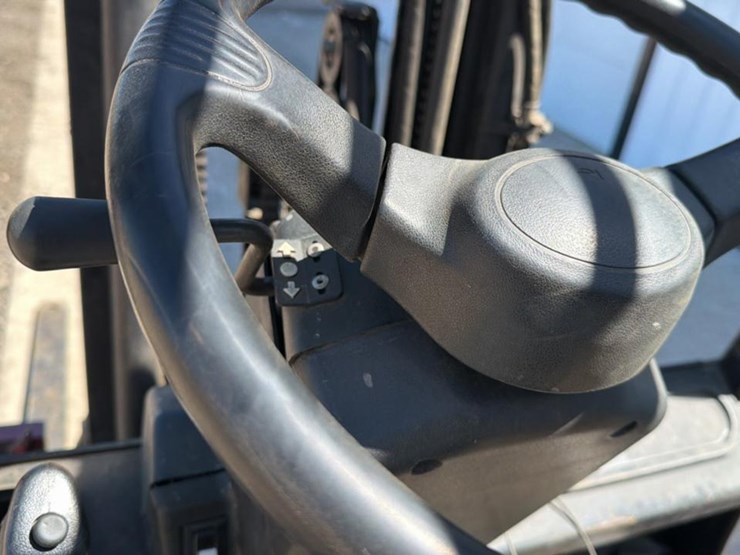 #1355-•-2004-yale-glc040-forklift-image-16