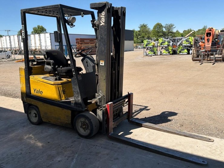 #1355-•-2004-yale-glc040-forklift-image-7