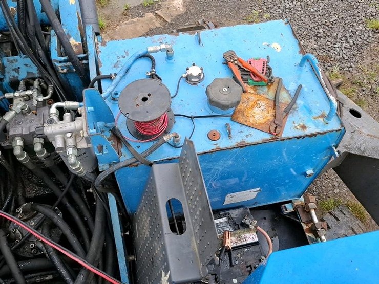 2015-fuchs-mhl320-image-23