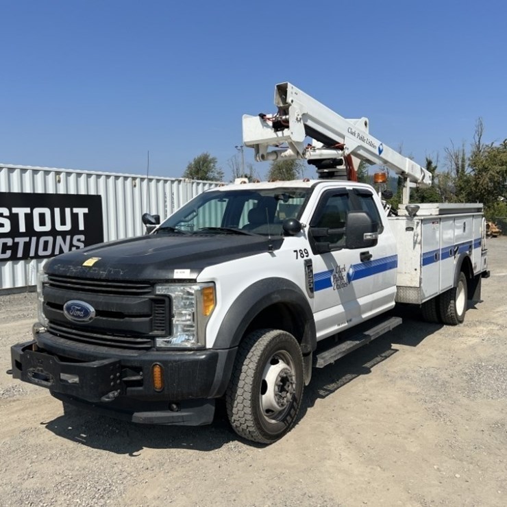 2017 FORD F550