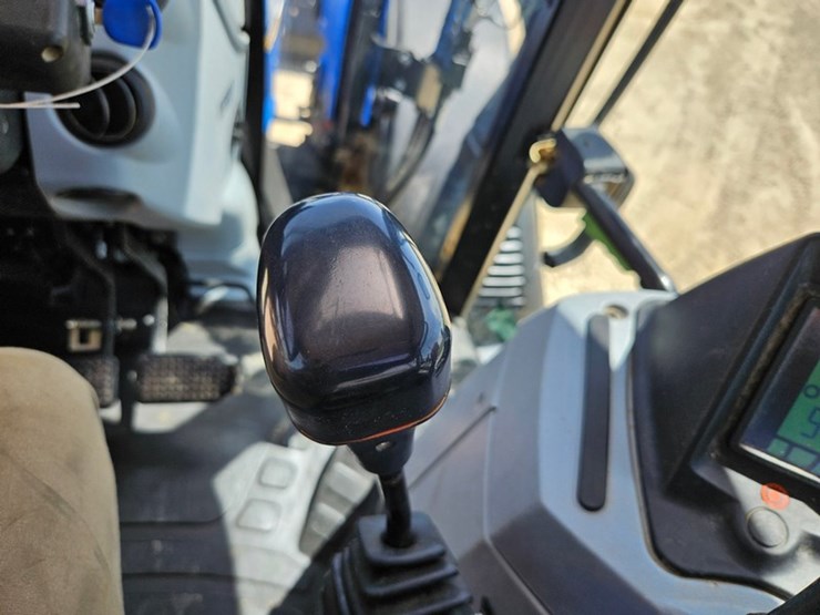 new-holland-t6.155-image-48