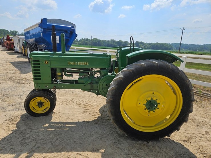 john-deere-b-image-2