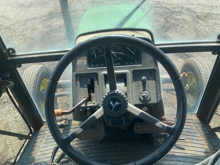 2004-john-deere-5220-image-26
