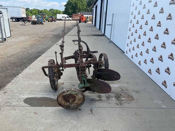 #5306-•-antique-two-bottom-pull-type-moldboard-plow-image-3