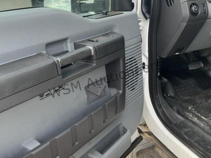 2015-ford-f550-image-28