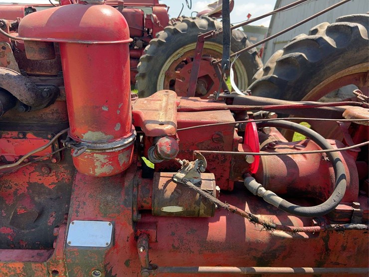 1954-farmall-super-h-image-12