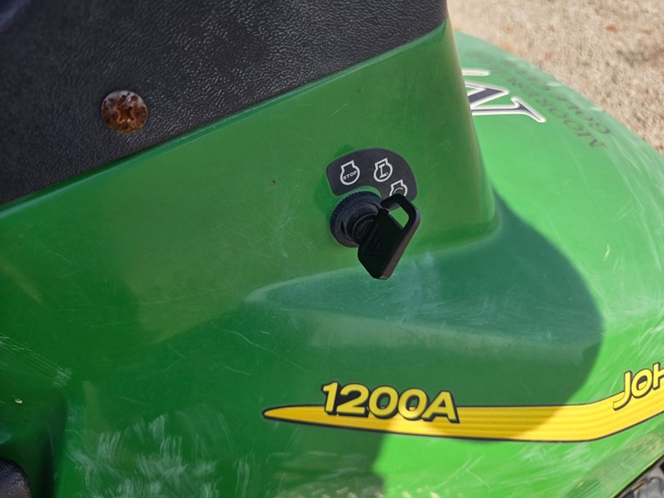 #1012-•-2019-john-deere-1200a-bunker-rake-image-13