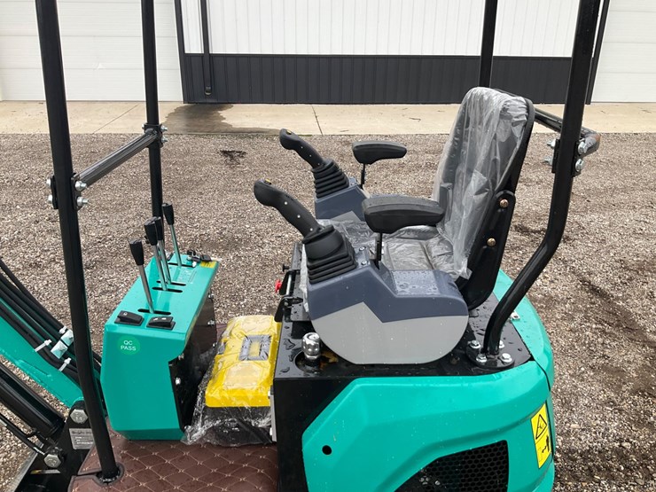#1602-•-cfg-kt13r-mini-excavator-image-18