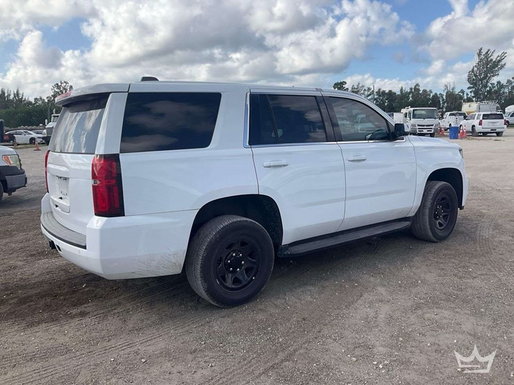 2019-chevrolet-tahoe-image-3