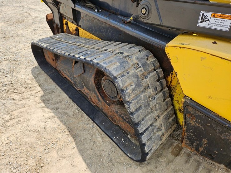 new-holland-c238-image-17