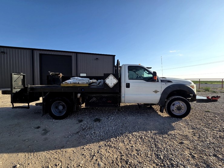 2011-ford-f550-image-4