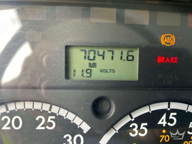 2015-freightliner-114sd-image-6