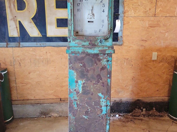 tokheim-clock-face-pump-image-1