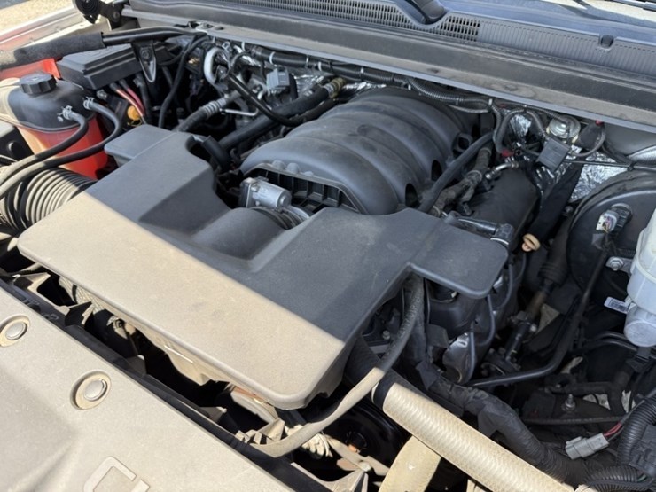 2016-chevrolet-tahoe-image-11