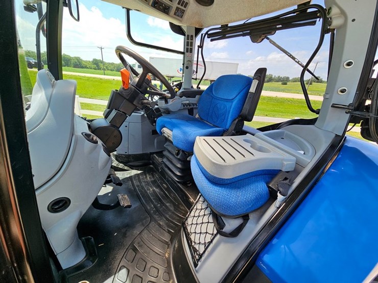 new-holland-t6.155-image-37