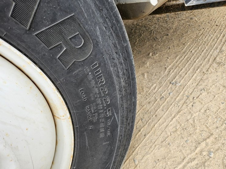 2011-international-durastar-4300-image-51