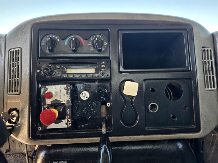 2013-international-durastar-4300-image-10