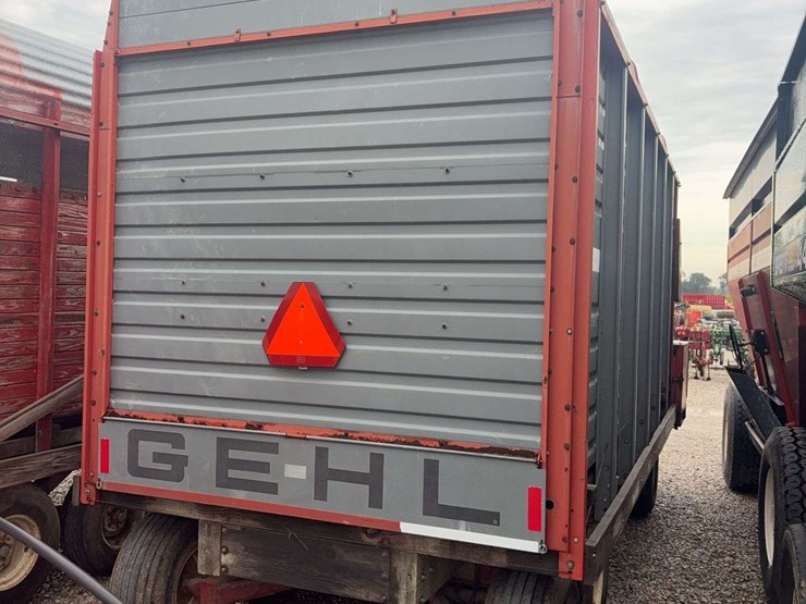 gehl-970-image-11