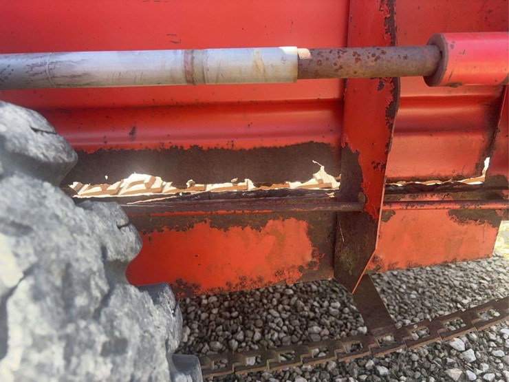 new-holland-676-image-10