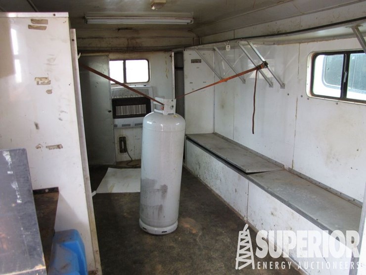2011-middlebury-8'6"w-x-20'l-crew-trailer-image-5