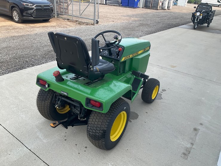 john-deere-332-image-5