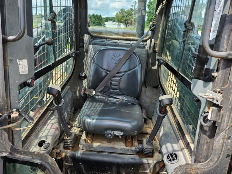 new-holland-c238-image-35