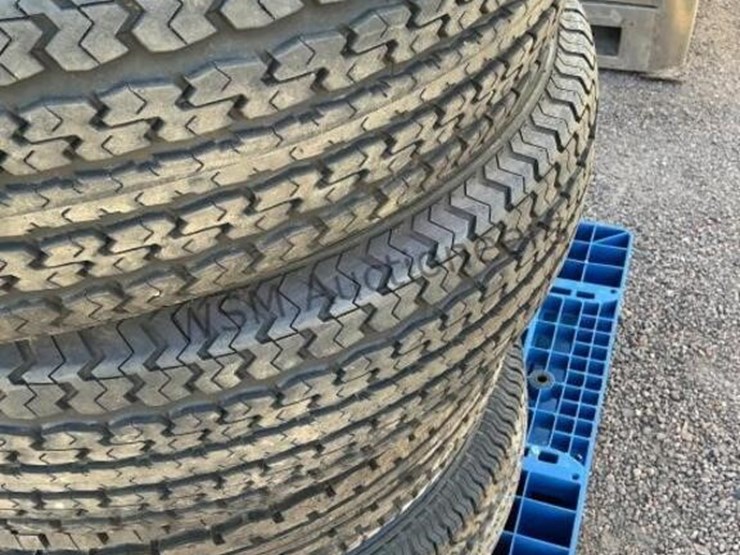 pallet-of-asst-trailer-tires-&-(2)-wheels-image-5
