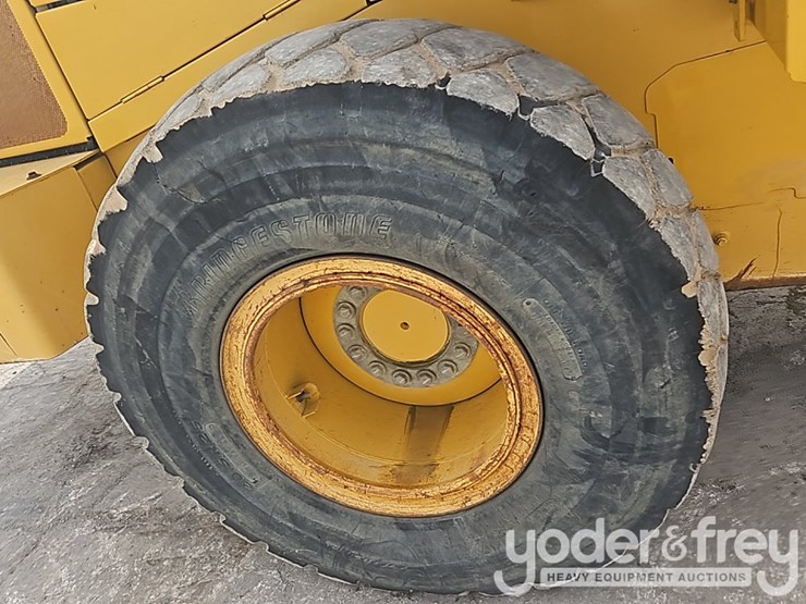 2014-deere-624k-image-13